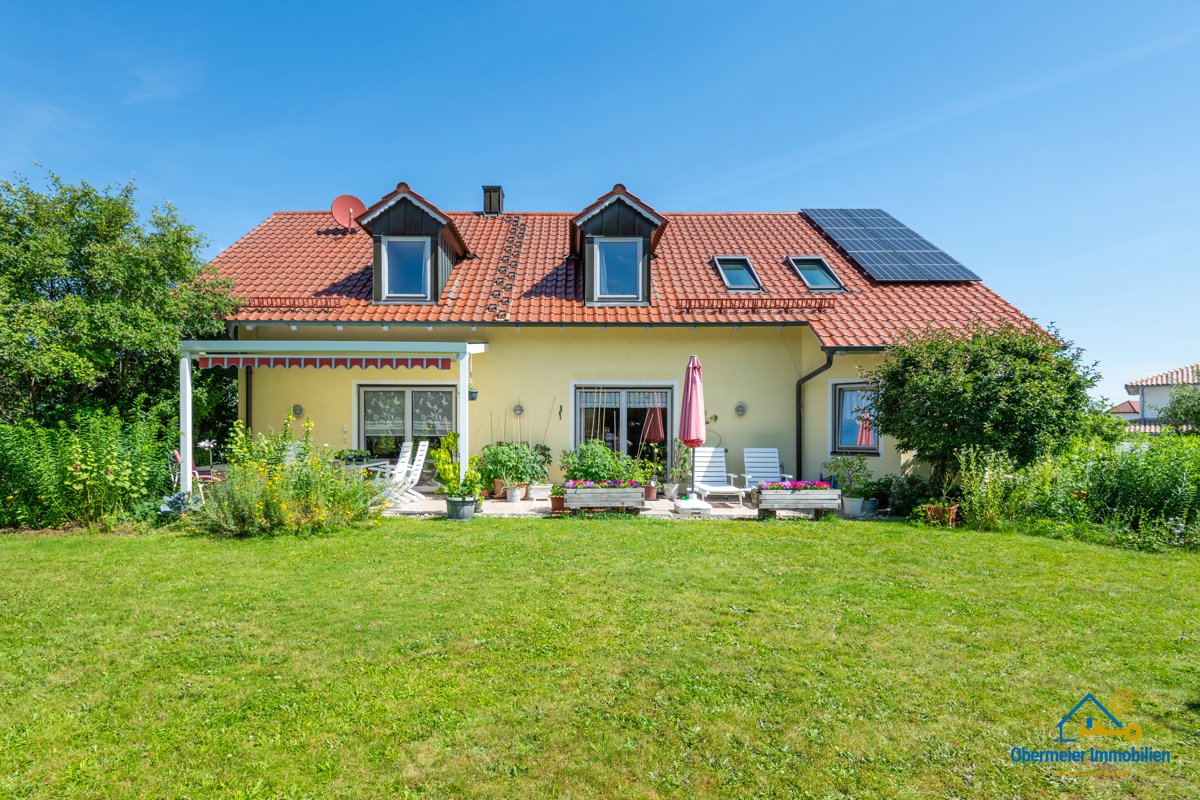 Foto Einfamilienhaus mit Doppelgarage in Neustadt/Donau