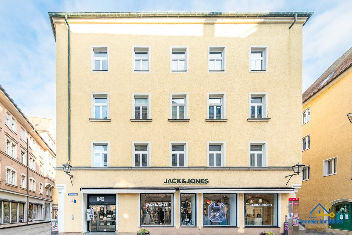 Foto Regensburger Altstadthaus mit Gewerbe