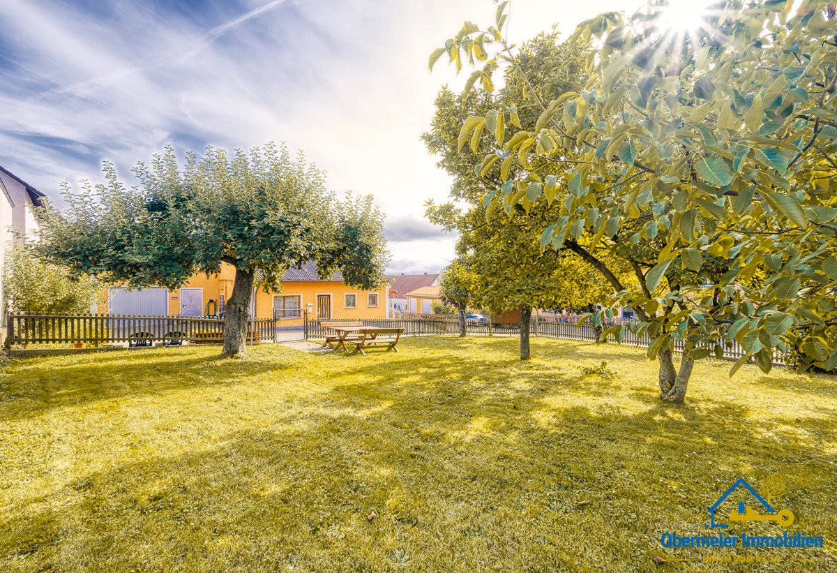 Foto Baugrundstück mit Abrissobjekt bei Regenstauf